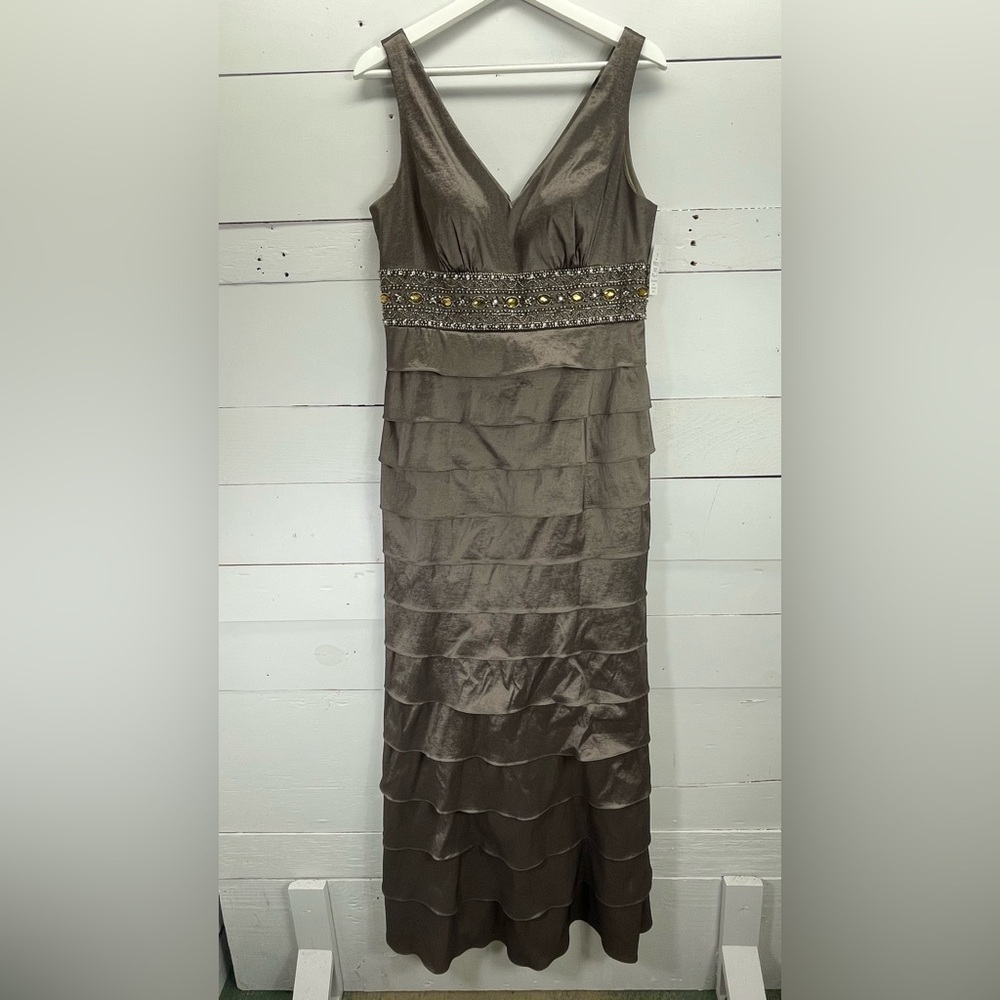NWT Eliza J Long Multi Tiered Taffeta Jacket Dress in Taupe Size 10 - Picture 2 of 12